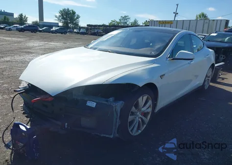 2014 Tesla Model S P85 из США, поврежденный, VIN 5YJSA1H18EFP39747